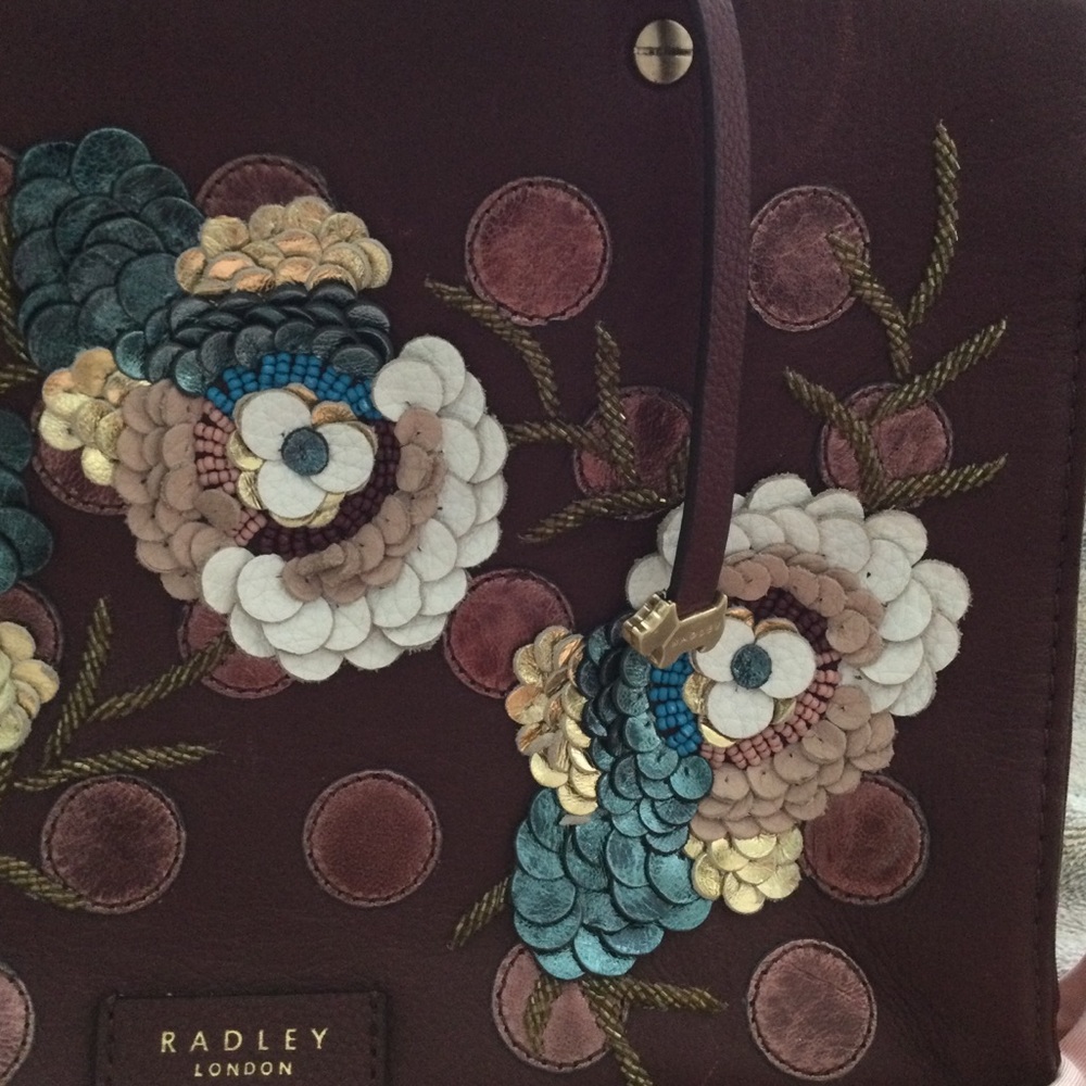 An elegant bag, - Picture 2 of 7